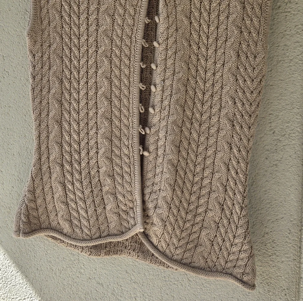 House Of Harlow 1960 Mocha Creme Crochet Vest - Picture 2 of 8